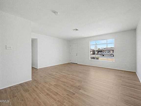 5th image of 4201 N 49TH Avenue
