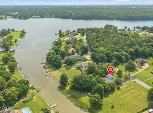 435 Lakeshore Dr, Lexington, TN 38351
