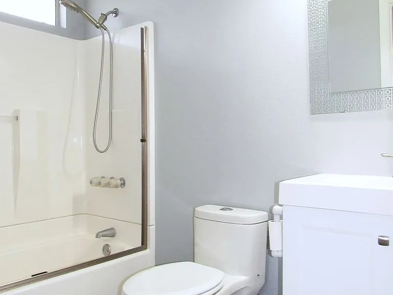 204 Main Cir — Photo 10
