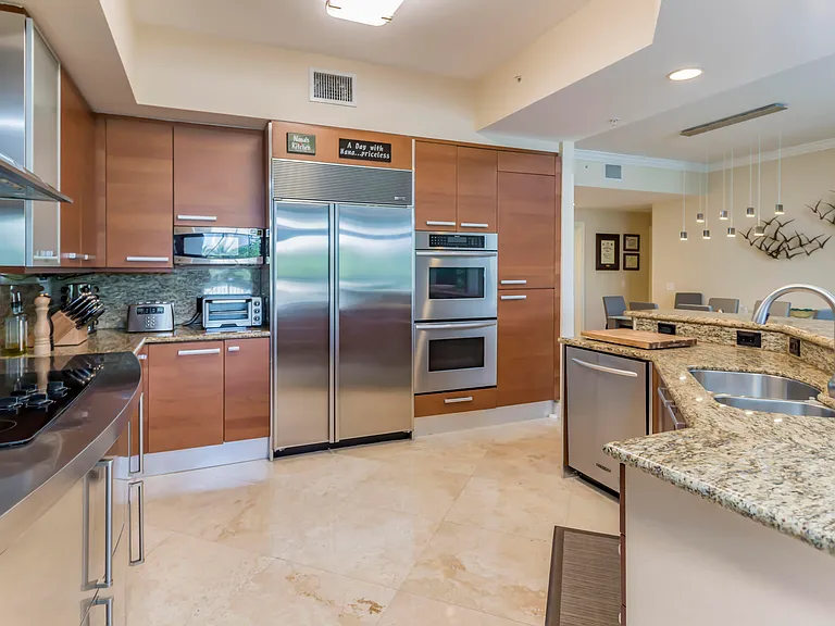 701 SE 21st Ave #204 — Photo 8