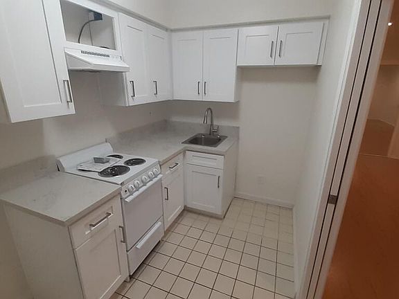 3rd image of 5929 Laurel Canyon Blvd #2