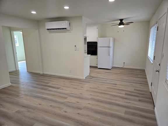 4th image of 135 S Morrison Ave APT B