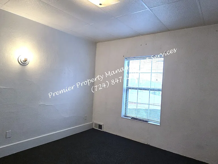 404 Center Ave — Photo 10