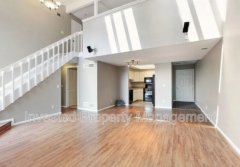 6453 S Havana St #B — Photo 4