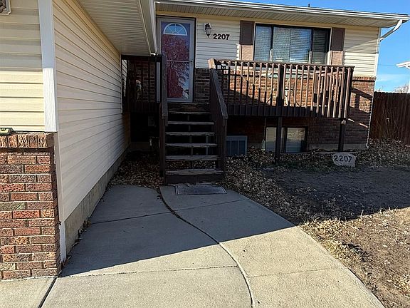 2nd image of 2207 Sierra Rd