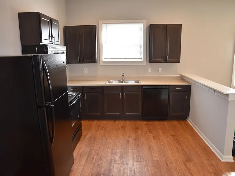 350-352 E Hinman Ave — Photo 4