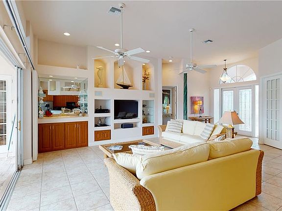 3rd image of 5335 SW 11th Ct