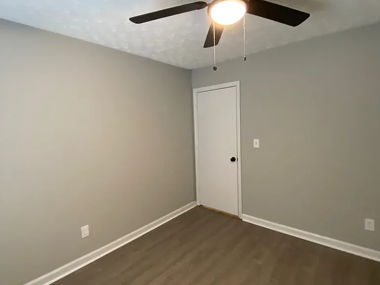 100 Spring Ct — Photo 10