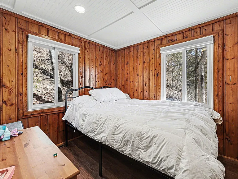5884 Rays Dr — Photo 13