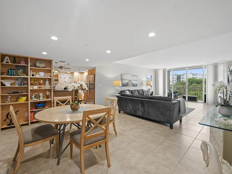 2860 S Ocean Blvd #316 — Photo 2