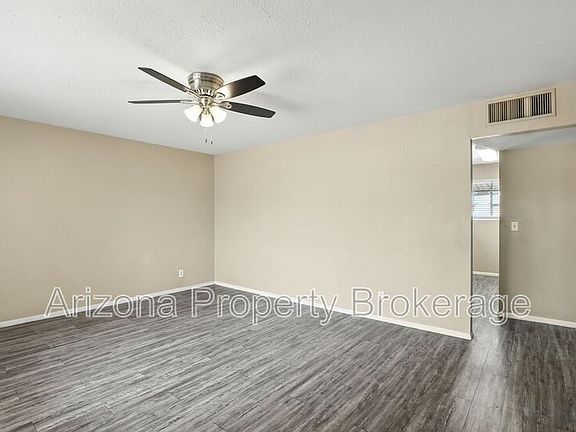 3rd image of 111 N Flint Cir
