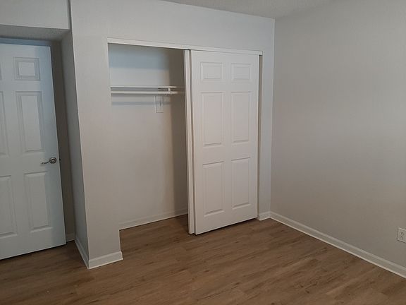 5th image of 1017 Mariner Cir