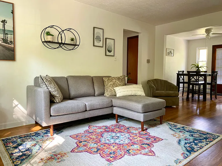 3512 Hazelwood Ave #4 — Photo 1