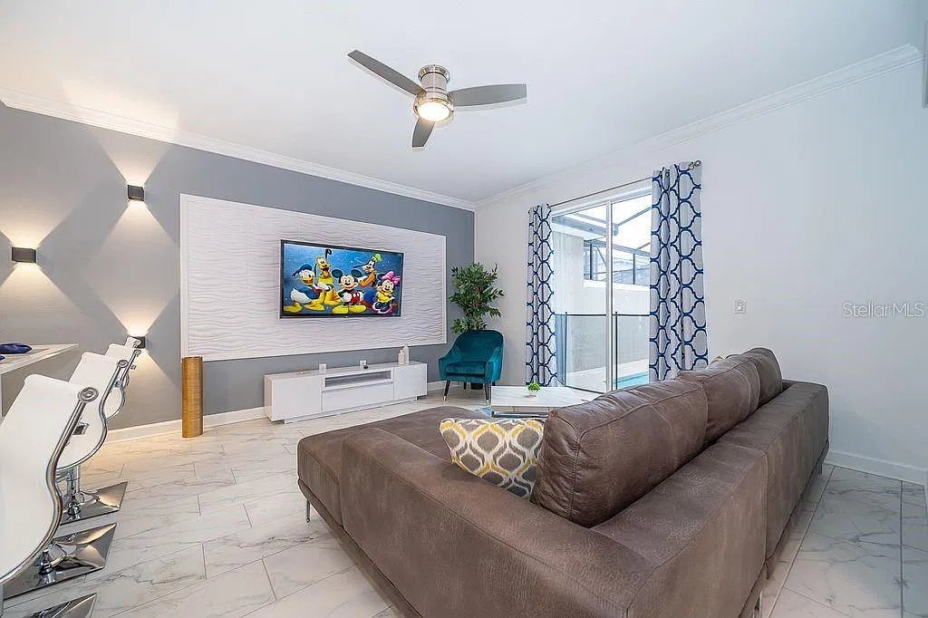 4 bed, 3.0 bath, 1914 sqft, $3,200 — Photo 4