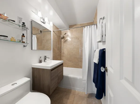 233 East 69th Street image 6 of 15