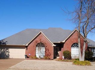 352 Black Wolf Dr, Collierville, TN 38017