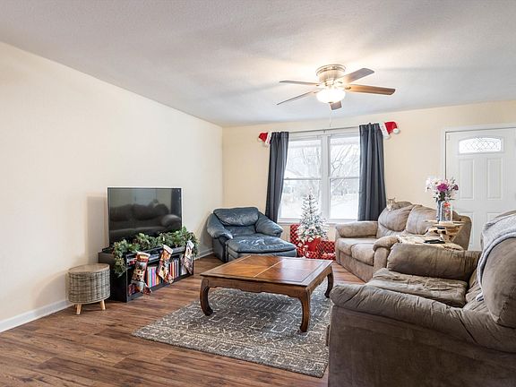 4th image of 8418 Quincy St #2