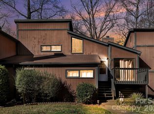 6102 Honeysuckle Ln, Charlotte, NC