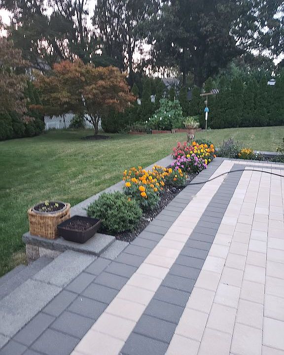 1st image of 4 Kimberly Ave