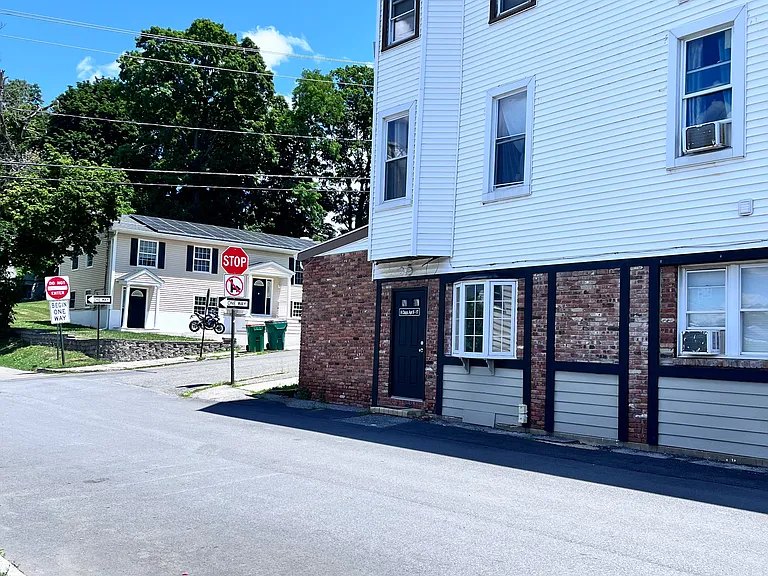 8 Clapp Ave #8 — Photo 10