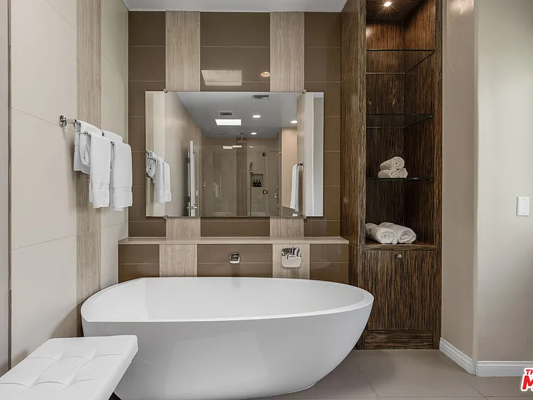 10023 Westwanda Dr — Photo 35