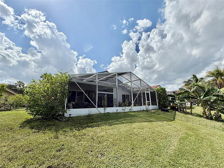 415 NW 165th Ave — Photo 45
