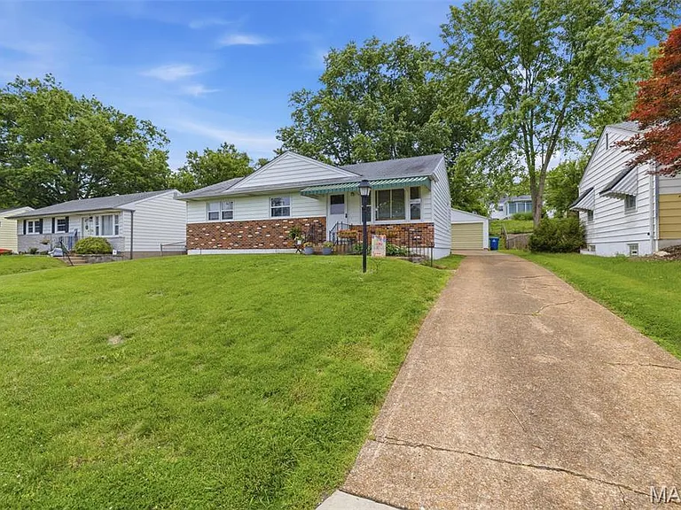 10840 Bernadine Dr — Photo 3