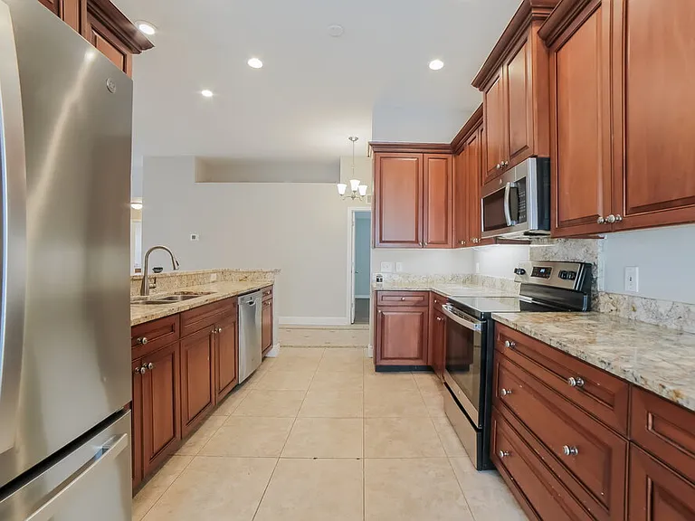 10225 Hunters Haven Blvd — Photo 9