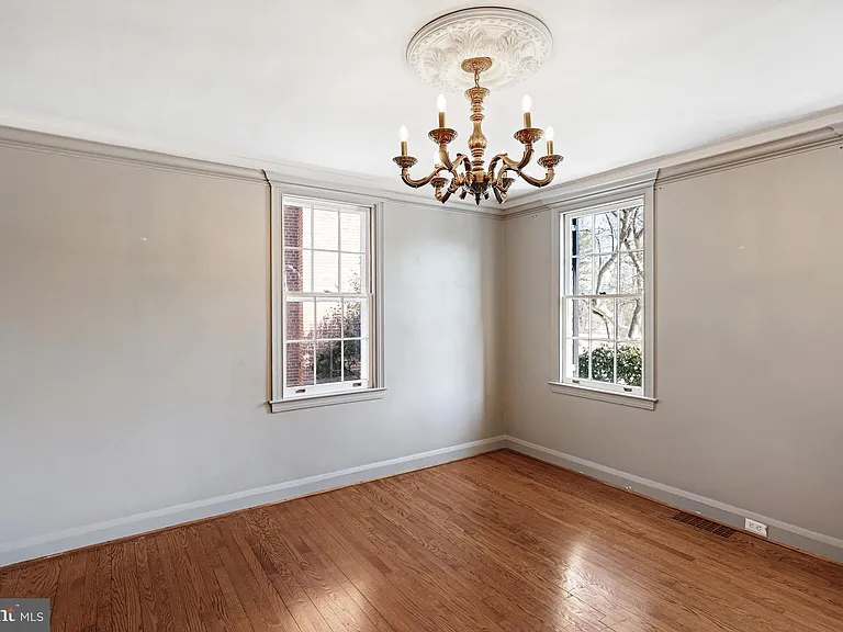 3916 Military Rd — Photo 17