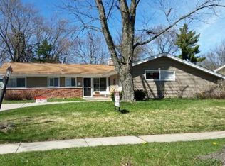 1730 Warwick Ln, Schaumburg, IL 60193