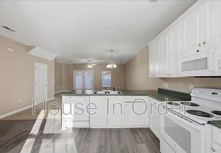 48 Ridgestone Cir — Photo 4
