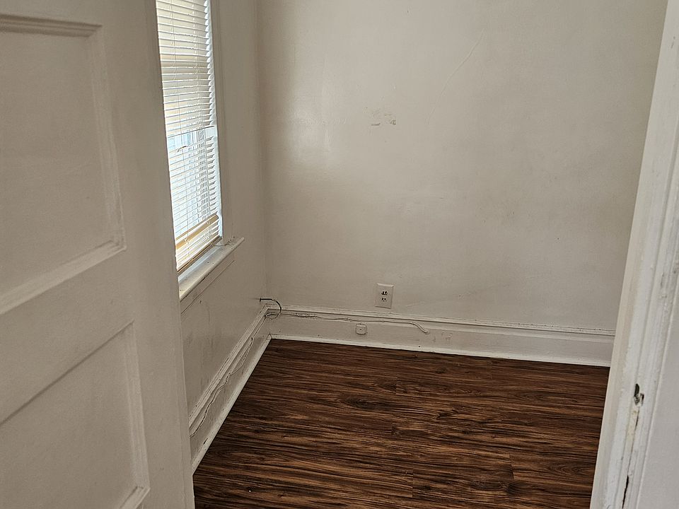 Building Photo 3