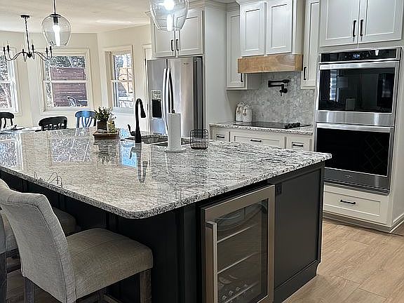 2nd image of 405 Crystal View Ter