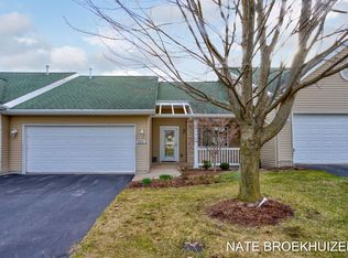 1112 Fountain View Cir UNIT 2, Holland, MI 49423