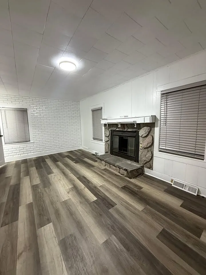 3 bed, $1,500 — Photo 2