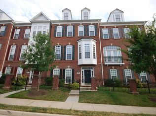 10547 School St, Fairfax, VA 22030