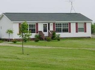 203 E Aitken Rd, Peck, MI 48466