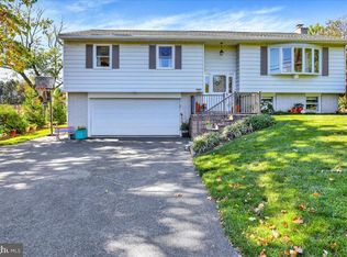 30 N Church St SW, Ephrata, PA 17522