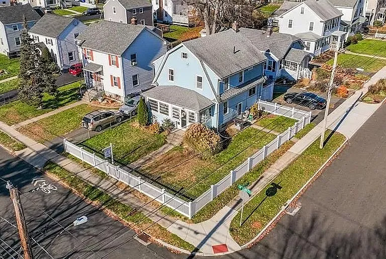 82 Seymour Ave — Photo 21