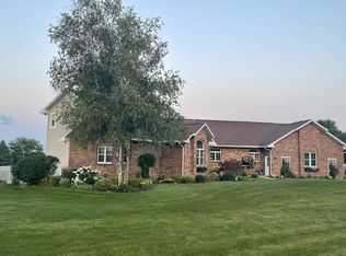 1726 Heritage Dr, Sterling, IL 61081