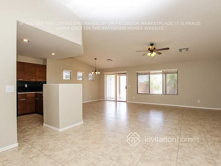 14409 N 150th Ave — Photo 5