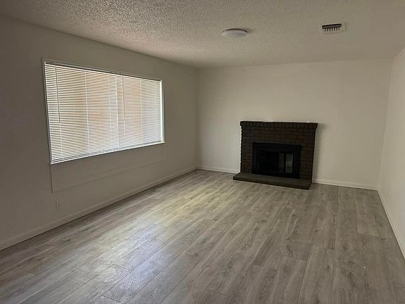 4th image of 5546-5548 Palmdale Way