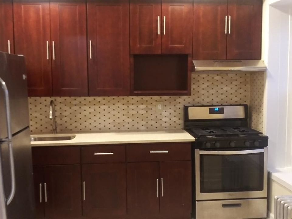1st image of 609 Halsey St #2