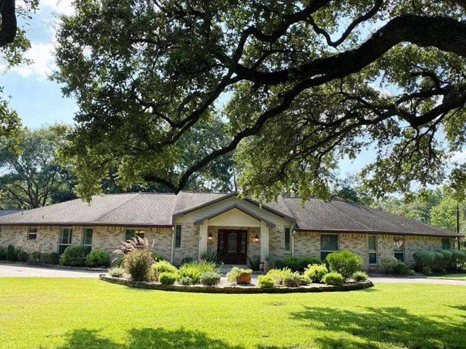 This beautiful home sitting on 1.5 acres with huge Oak trees will not disappoint you. This one story masterpiece has amazing detail throughout. Crown molding in living area and master bedroom, neutral colors, wood shutters, and much more. Home was to