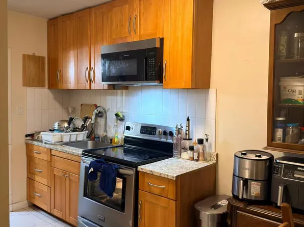 4722 Ridgelawn Dr, Burnaby, BC V5C 3Y2