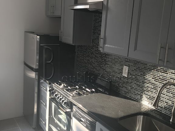 2nd image of 2552 38th St APT 1D