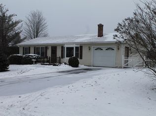 5 Leander Ln, Morrisonville, NY 12962