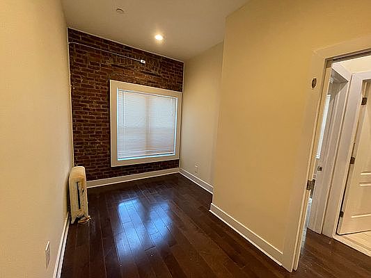 5th image of 2354 31st St