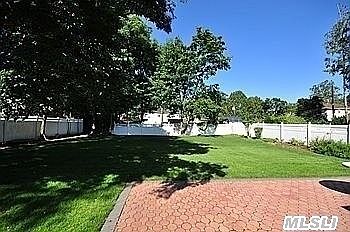 2nd image of 211 Mayflower Ave