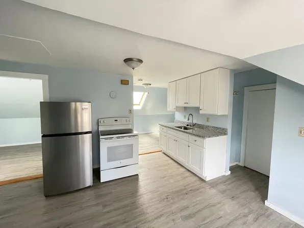 221 Calef Rd Unit 3, Manchester, NH 03103